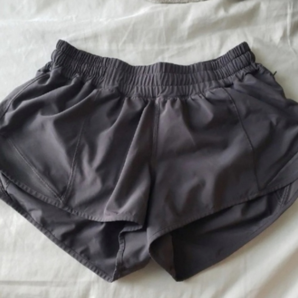 ISO // Lululemon Hotty Hot Shorts Size 6